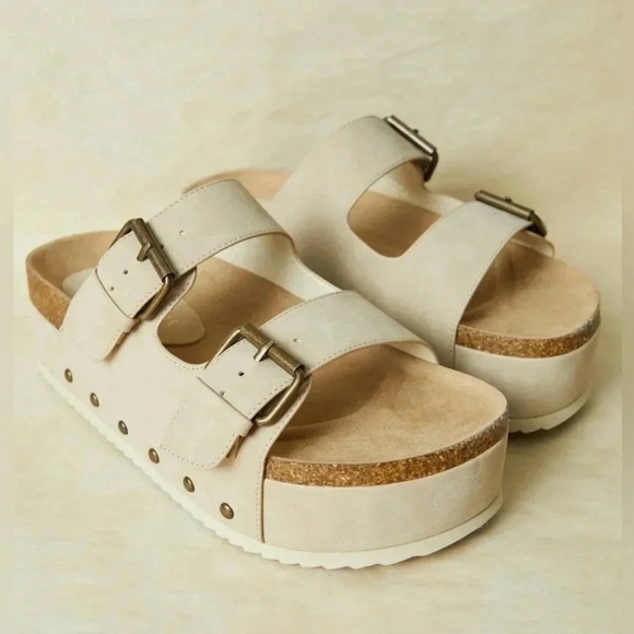 Altar'd State Shoes - (NWT) Altard State Sand Serenna Platform Sandals Sz 8